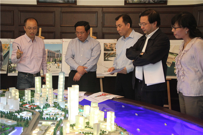 王正喜、周勇到鼓樓區(qū)考察調(diào)研