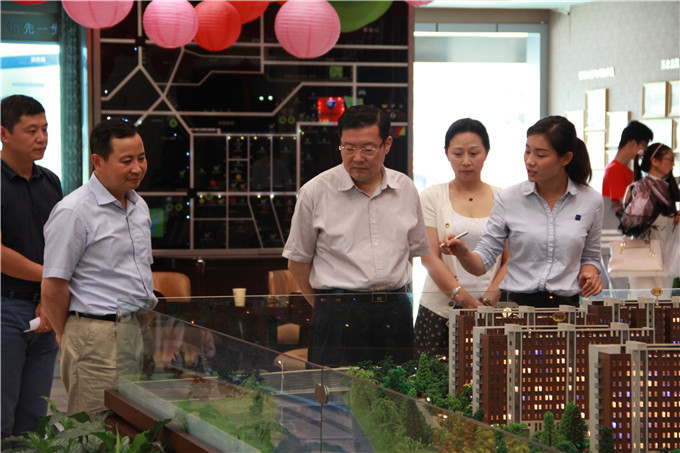 集團副總裁周謙赴三級企業(yè)開展“三嚴三實”專題調(diào)研