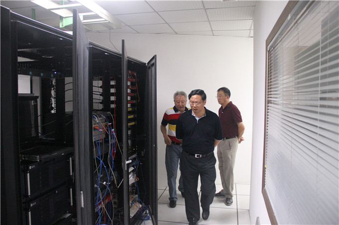 王正喜率隊突擊檢查集團安全生產