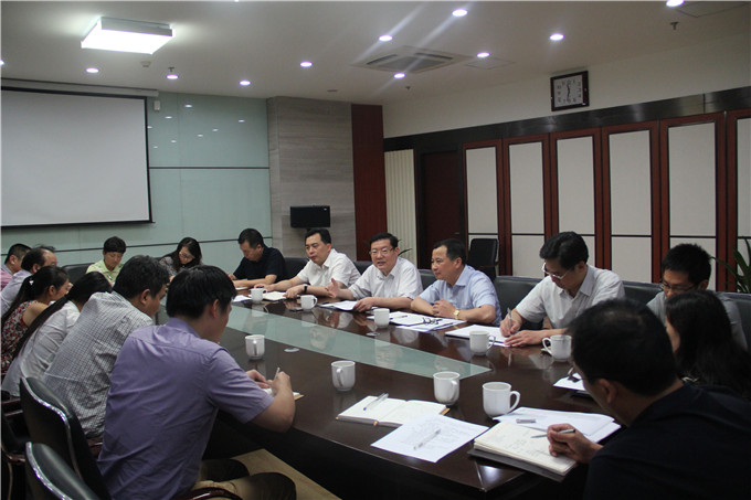 周謙到建設(shè)集團(tuán)召開“三嚴(yán)三實(shí)”專題座談會