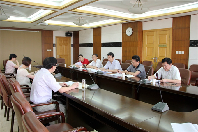 紡織集團黨委中心組專題學習貫徹省委十二屆十次全會精神